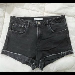 ✨Zara black denim shorts✨